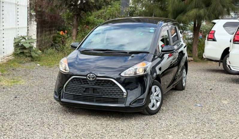 
								Toyota Sienta full									