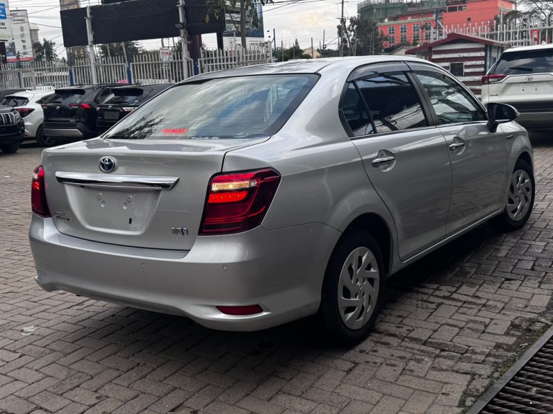 
								Toyota Axio full									