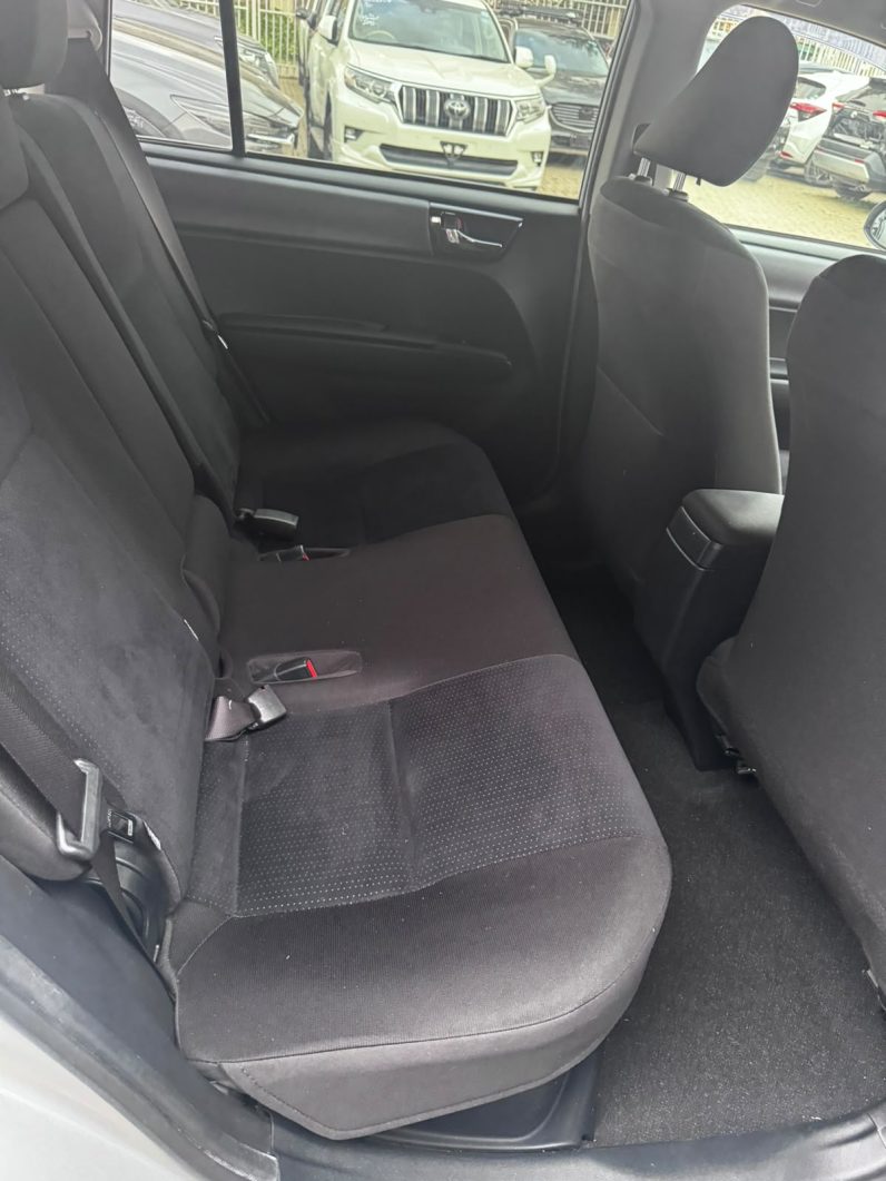 
								Toyota Fielder full									