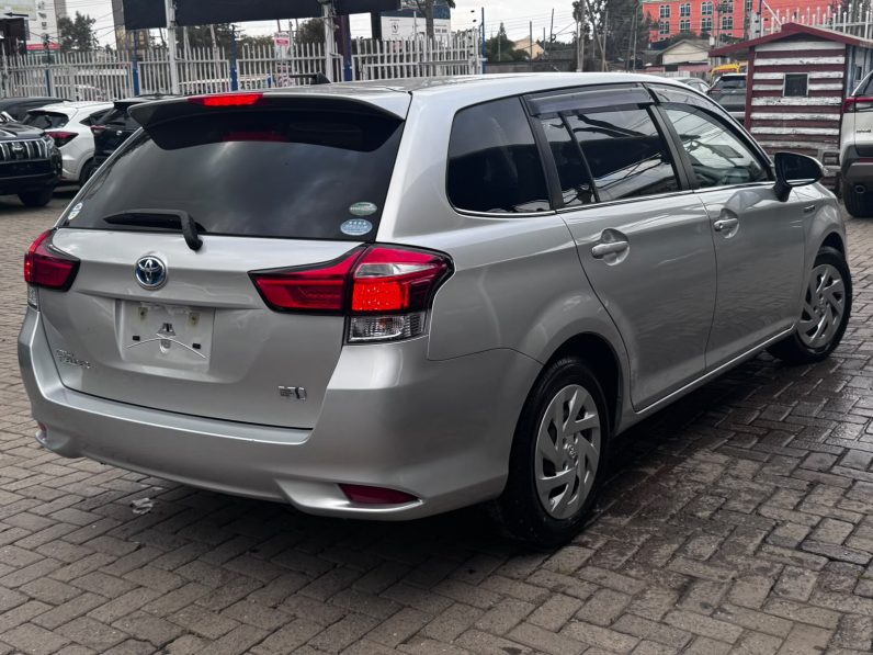 
								Toyota Fielder full									