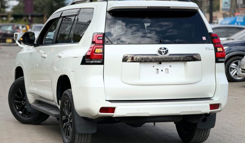 
								Toyota Land Cruiser Prado TxL full									