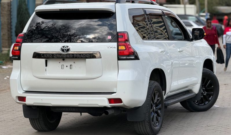 
								Toyota Land Cruiser Prado TxL full									