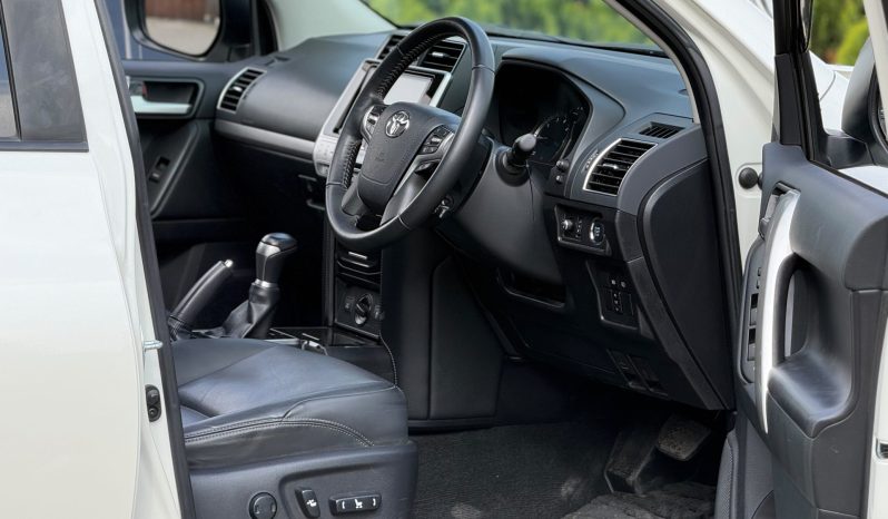 
								Toyota Land Cruiser Prado TxL full									
