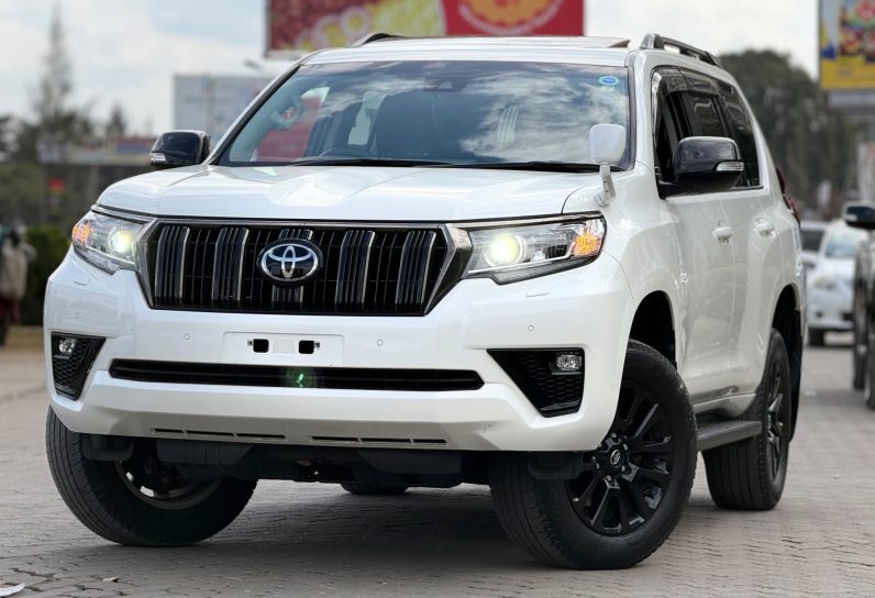 
								Toyota Land Cruiser Prado TxL full									