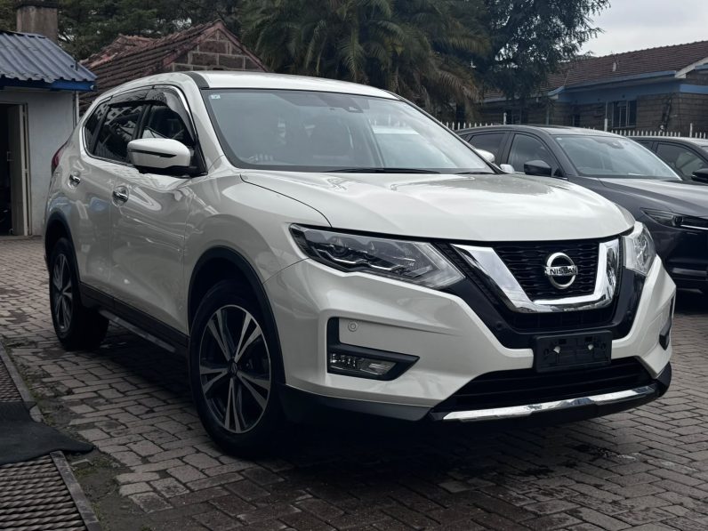 
								Nissan Xtrail full									