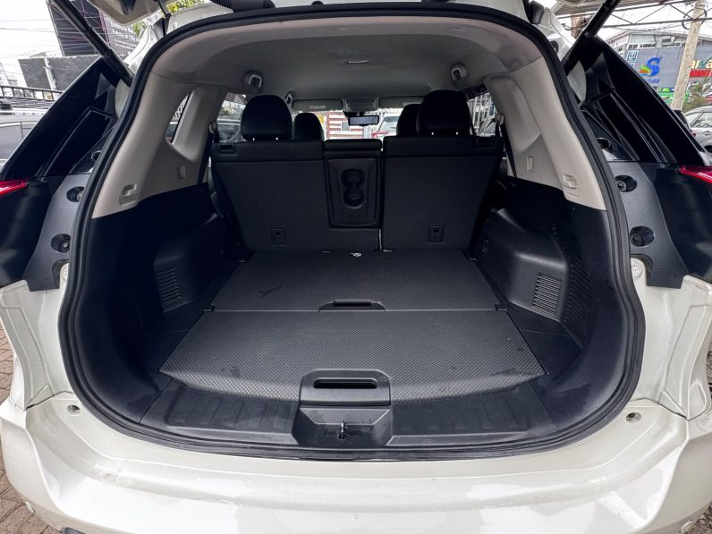 
								Nissan Xtrail full									