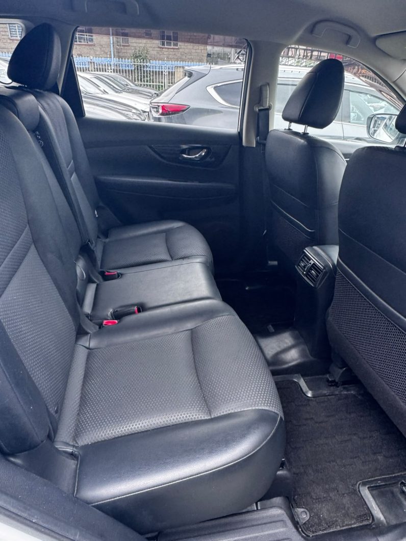 
								Nissan Xtrail full									