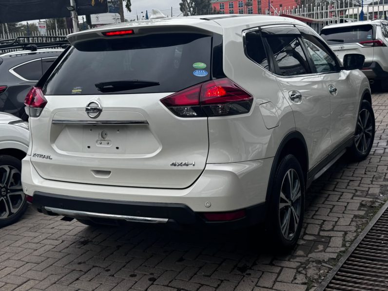 
								Nissan Xtrail full									