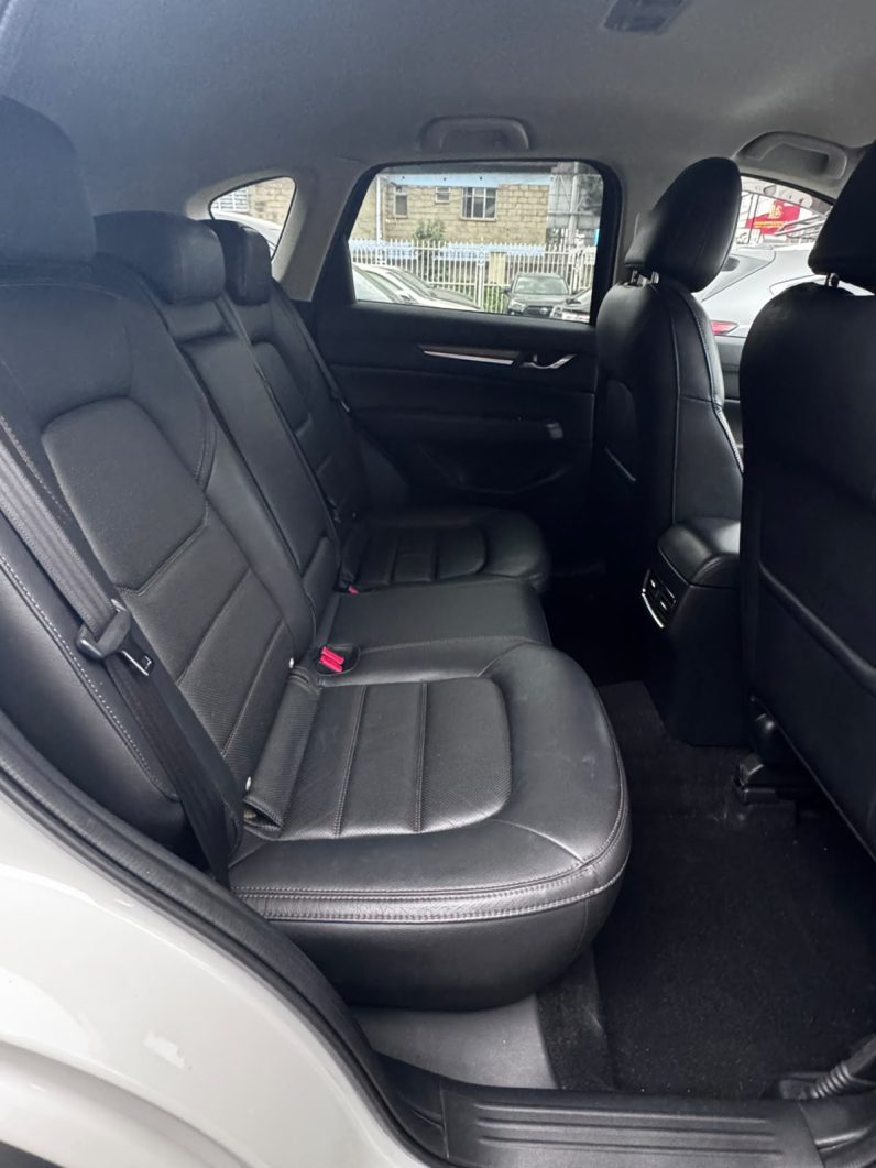 
								Mazda Cx-5 full									