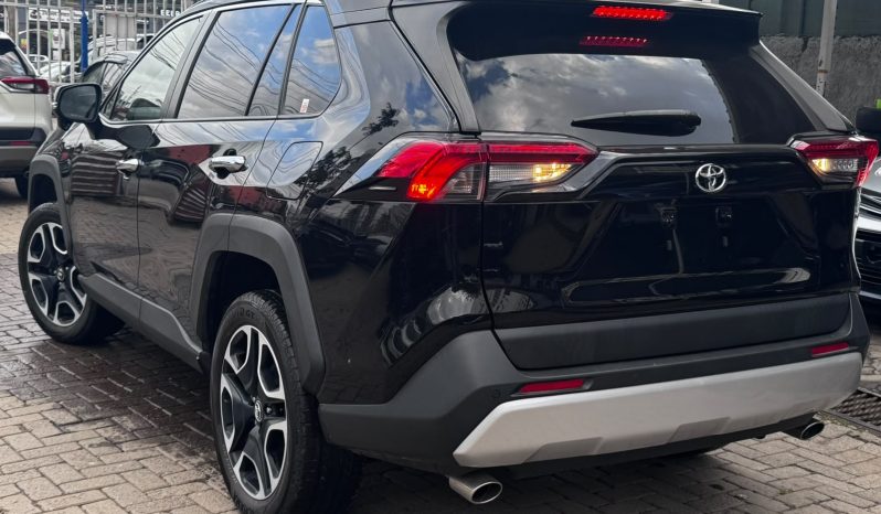 
								Toyota Rav4 full									