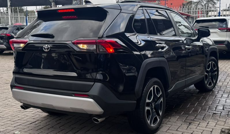
								Toyota Rav4 full									