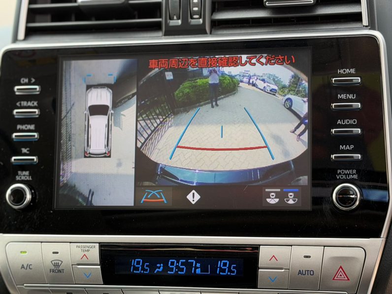 
								Toyota Land Cruiser Prado TX-L full									