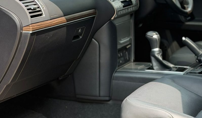 
								Toyota Land Cruiser Prado TX-L full									