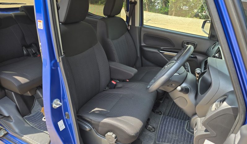 
								Nissan Dayz Roox Highway Star full									