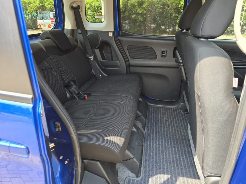 
								Nissan Dayz Roox Highway Star full									