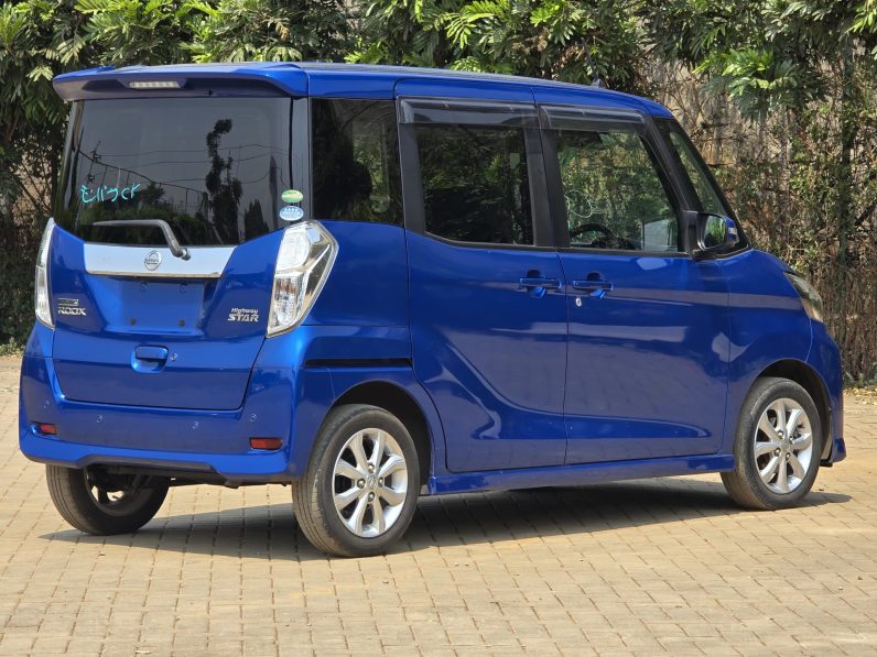 
								Nissan Dayz Roox Highway Star full									