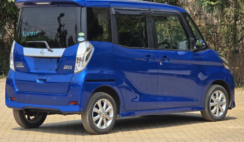 
								Nissan Dayz Roox Highway Star full									