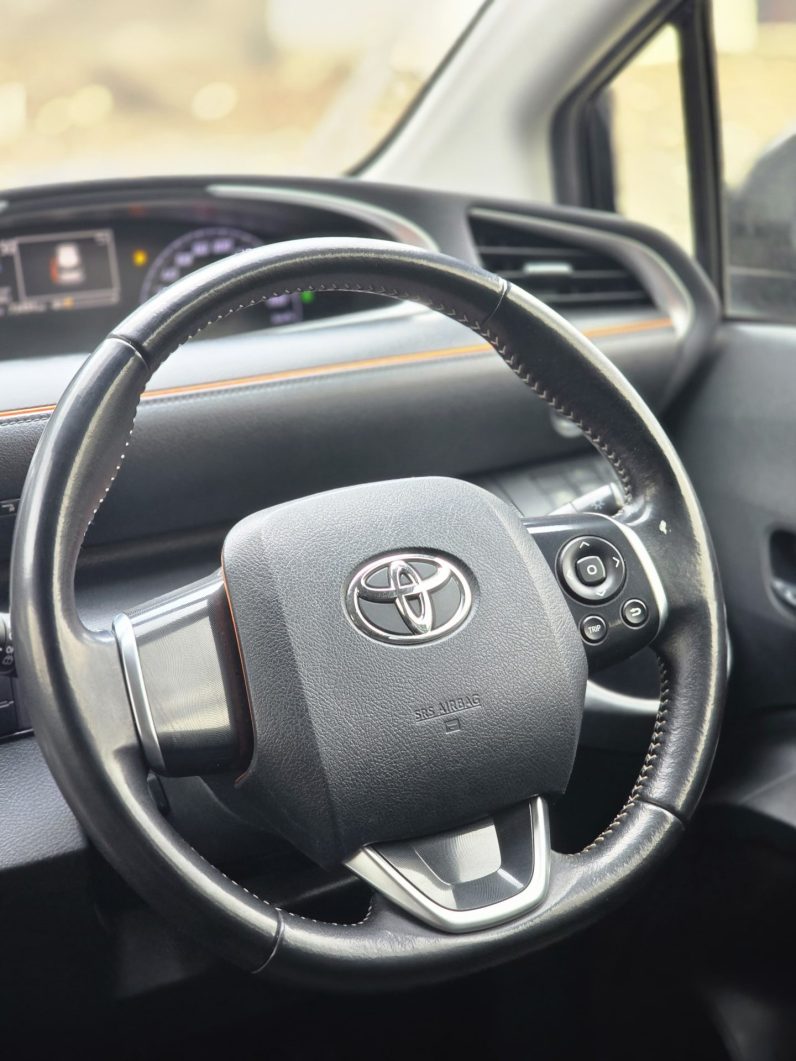 
								Toyota Sienta full									