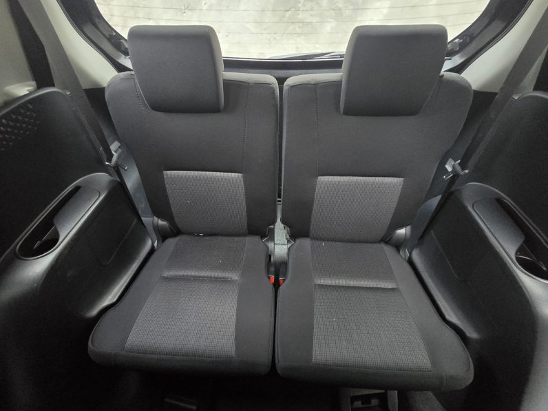 
								Toyota Sienta full									