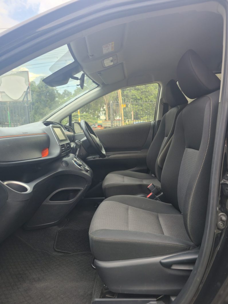 
								Toyota Sienta full									