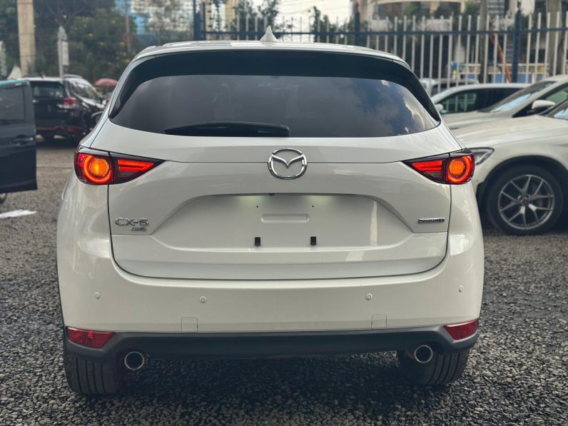 
								Mazda CX-5 full									
