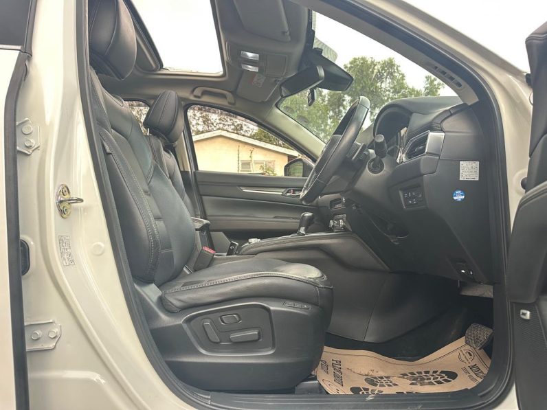 
								Mazda CX-5 full									