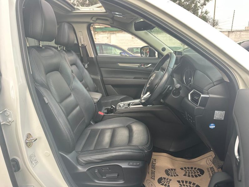 
								Mazda CX-5 full									