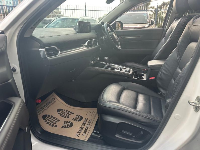 
								Mazda CX-5 full									