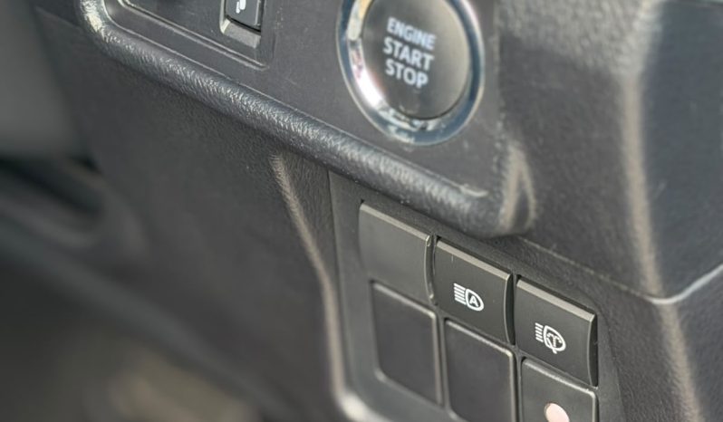 
								Toyota Landcruiser Prado TX-L full									