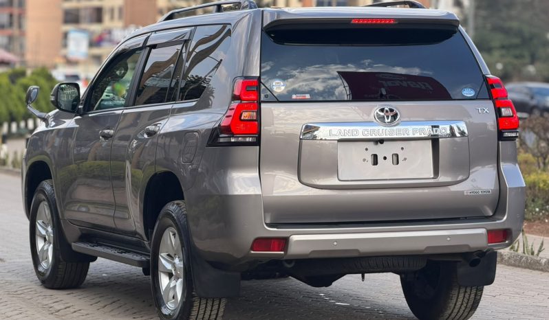 
								Toyota Landcruiser Prado TX-L full									