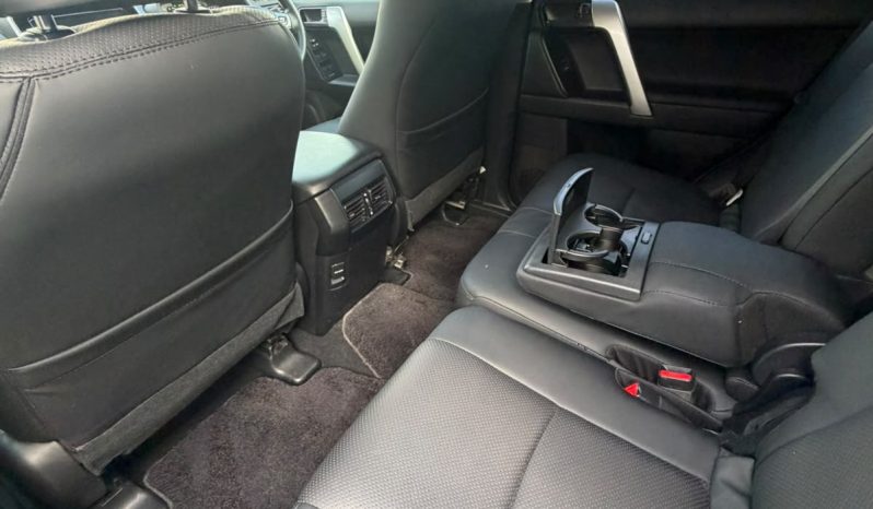 
								Toyota Landcruiser Prado TX-L full									