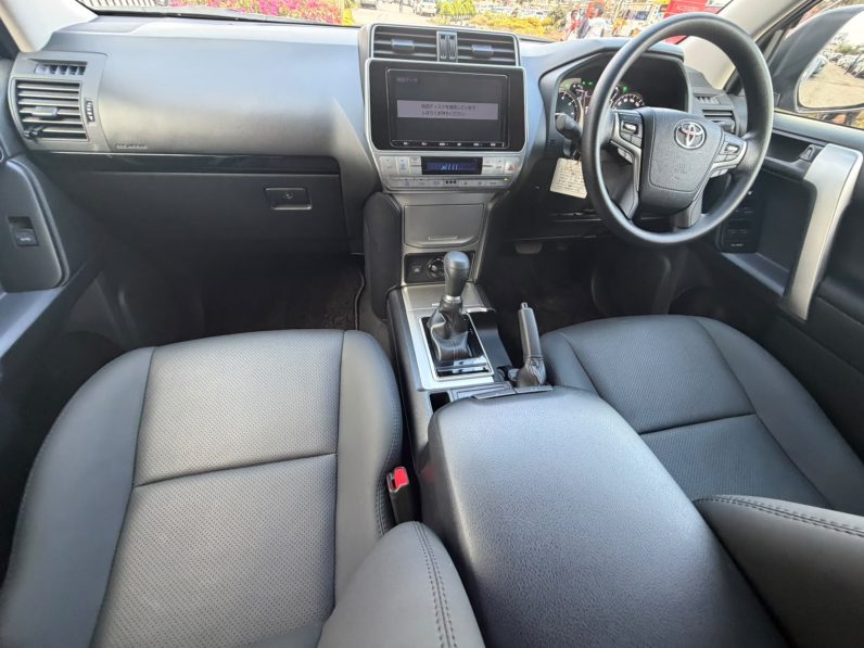 
								Toyota Landcruiser Prado TX-L full									