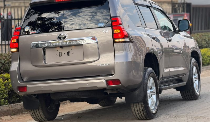 
								Toyota Landcruiser Prado TX-L full									