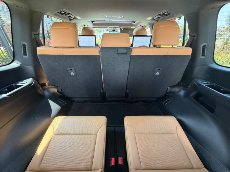 
								Lexus LX600 full									