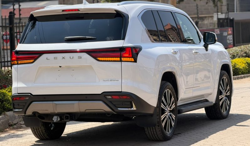 
								Lexus LX600 full									