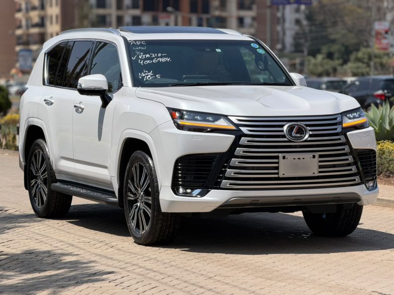 
								Lexus LX600 full									