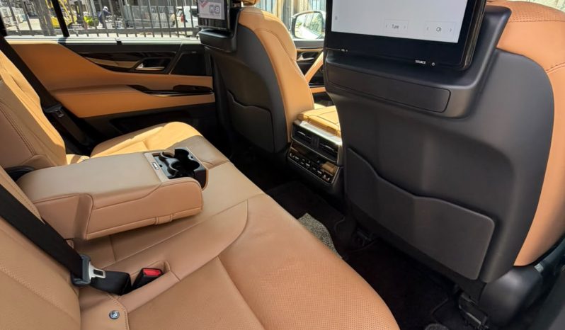 
								Lexus LX600 full									