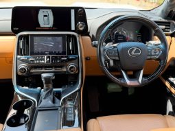 Lexus LX600