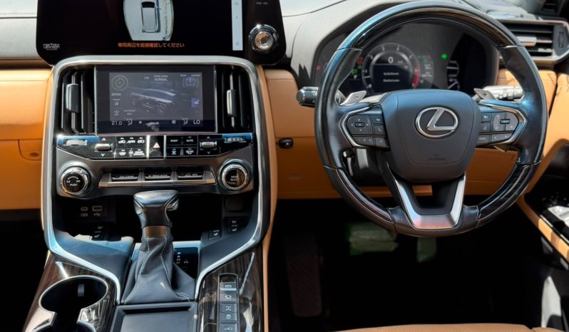 
								Lexus LX600 full									