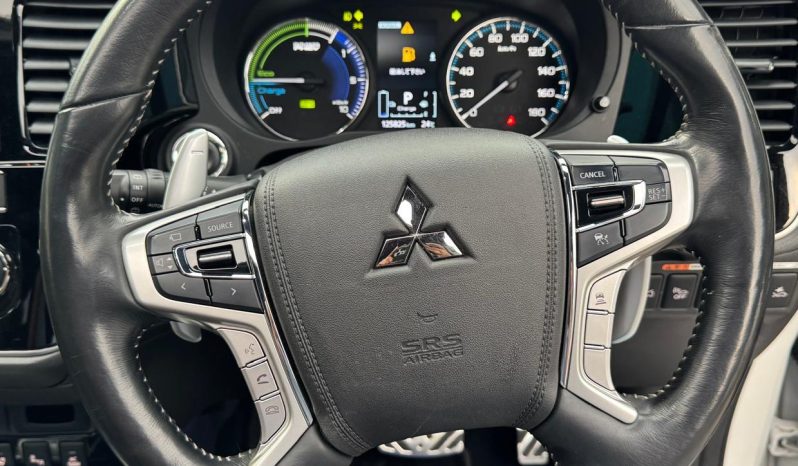
								Mitsubishi Outlander full									