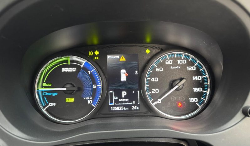 
								Mitsubishi Outlander full									