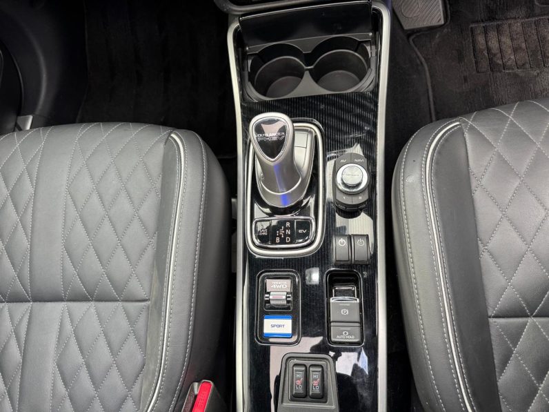 
								Mitsubishi Outlander full									