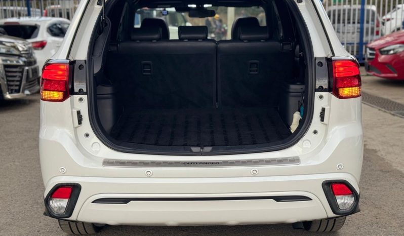
								Mitsubishi Outlander full									