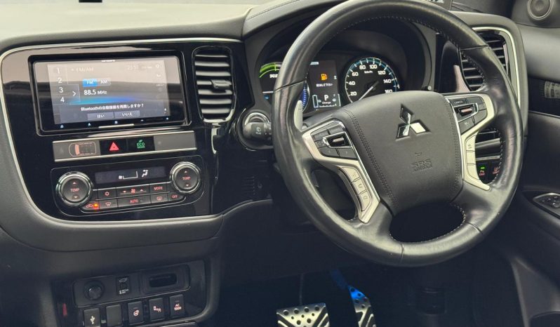 
								Mitsubishi Outlander full									