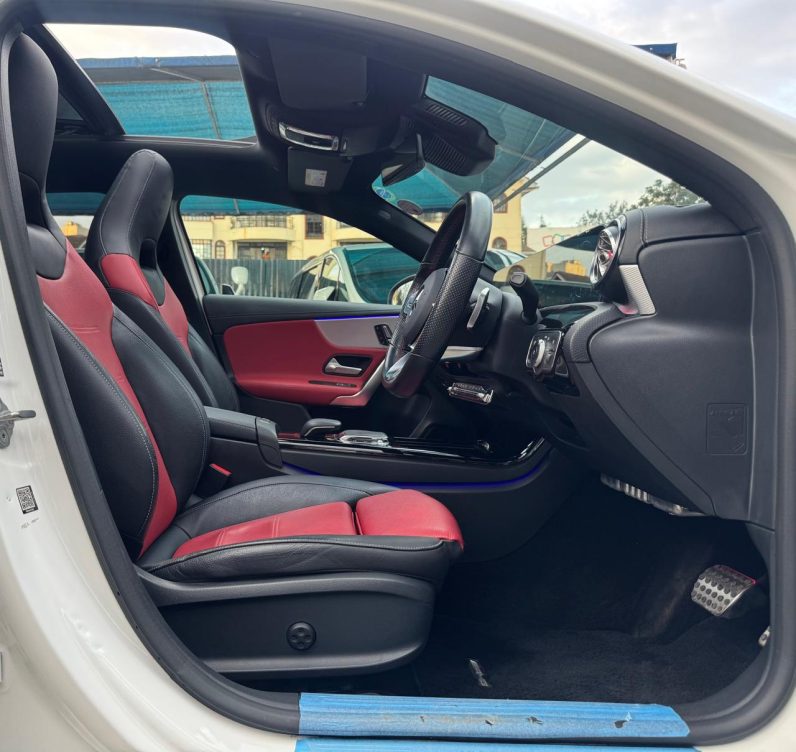 
								Mercedes Benz A180 full									