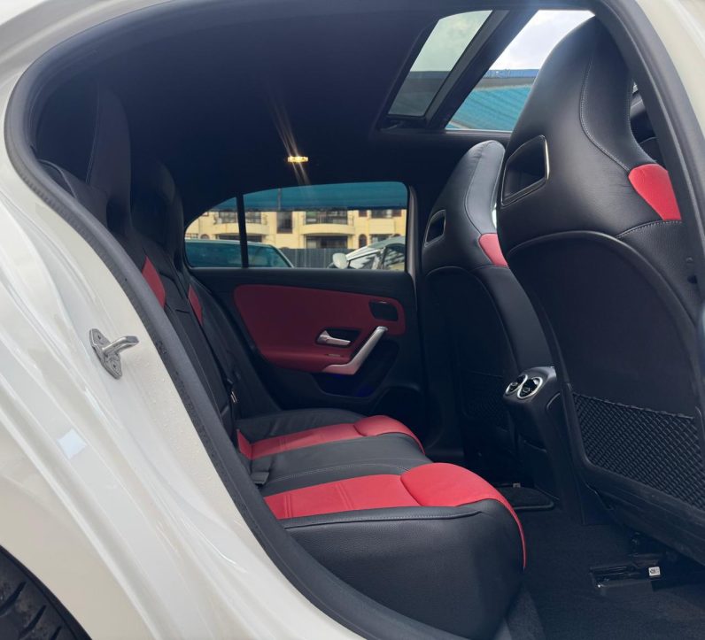 
								Mercedes Benz A180 full									