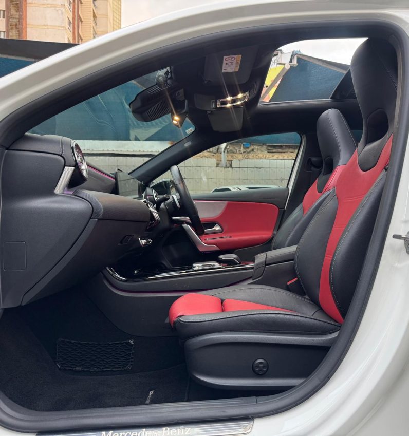 
								Mercedes Benz A180 full									