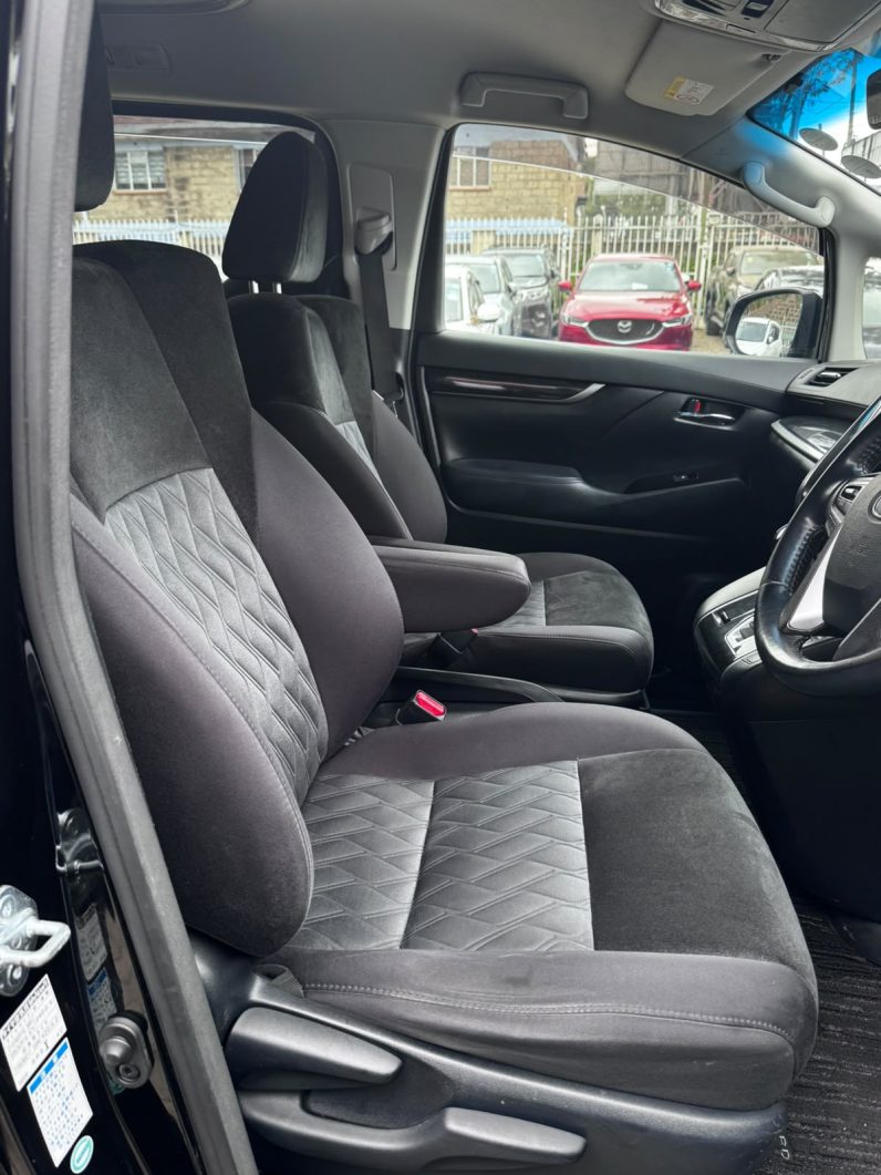 
								Toyota Alphard full									
