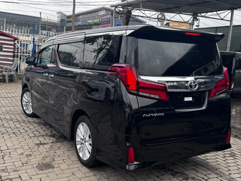 
								Toyota Alphard full									