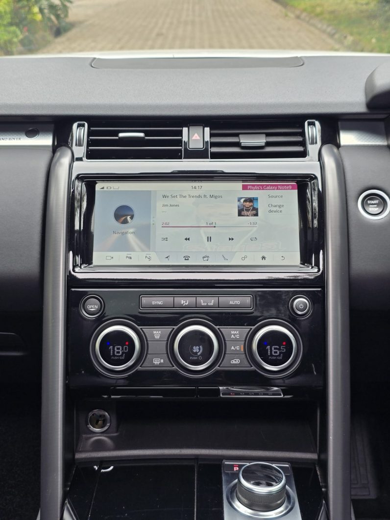 
								Land Rover discovery Landmark Edition full									